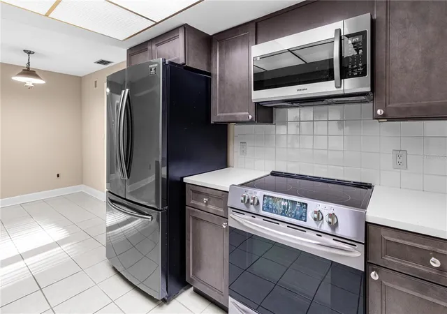 Photo 4 of Single family home for sale at 1929 Valencia Way, Clearwater, FL 33764 | MLS# L4961336 | Listing updated on 2026-10-18