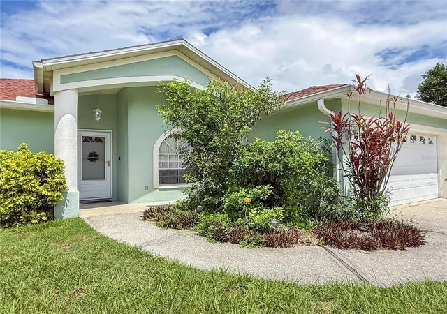 Photo 4 of Single family home for sale at 29708 69th Street N, Clearwater, FL 33761 | MLS# TB8500896 | Listing updated on 2026-10-21