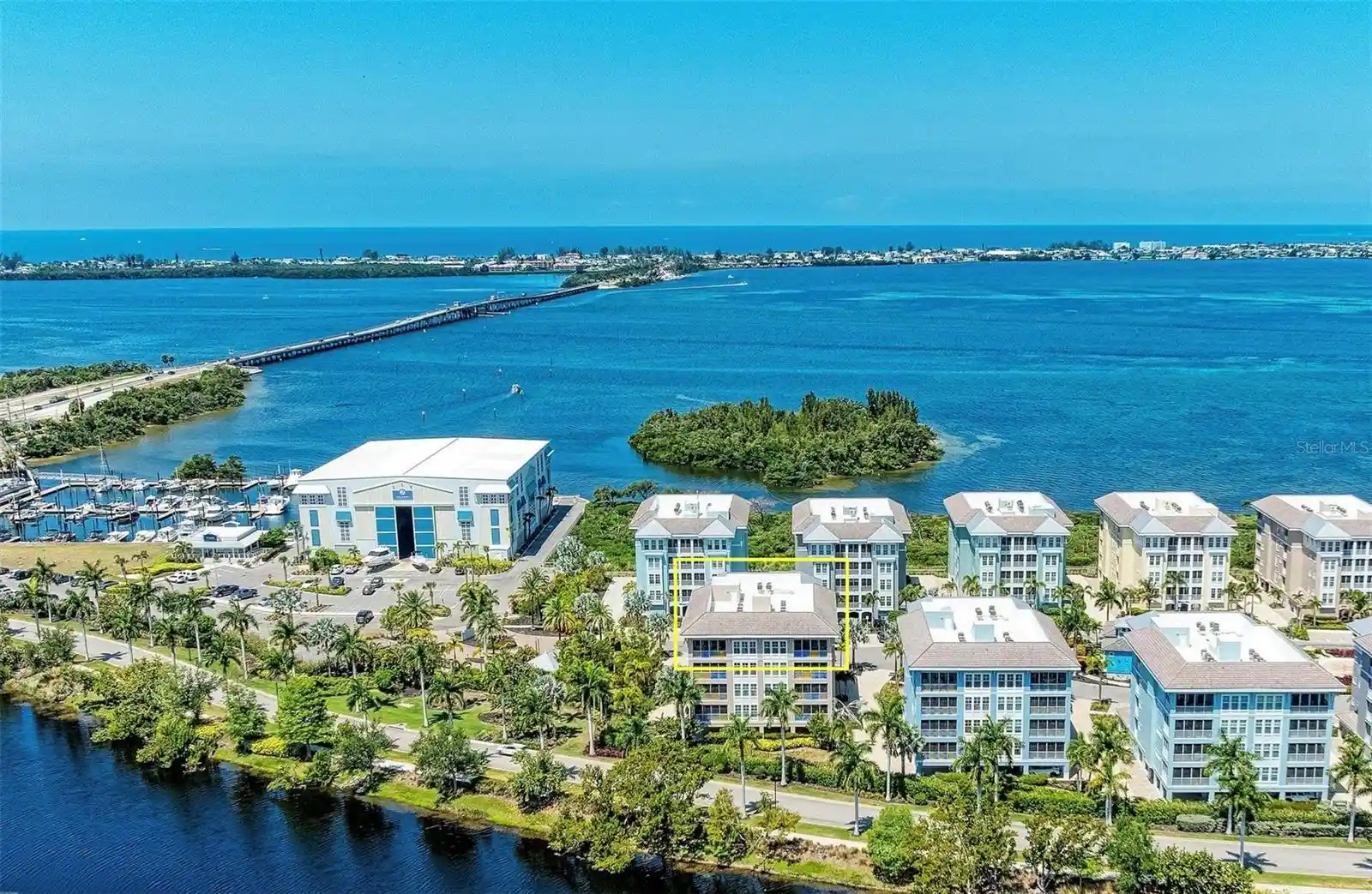 Listing Photo 2 - Condo for sale in 395 Aruba Cir located at 395 Aruba Cir, BRADENTON, FL 34209 - Unit #402