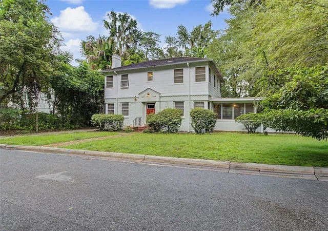 Photo 2 of Single family home for sale at 2721 Sw 3rd Place, Gainesville, FL 32607 | MLS# GC539726 | Listing updated on 2026-09-09