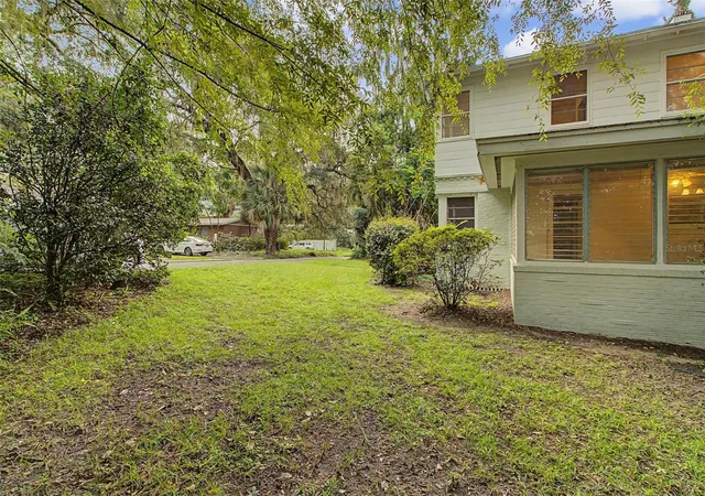 Photo 3 of Single family home for sale at 2721 SW 3rd Place, Gainesville, FL 32607 | MLS# GC539726 | Listing updated on 2026-09-09