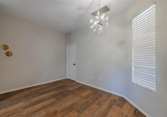 Listing Photo 4 - Condo for sale in building located at 6417 Rosefinch Ct, LAKEWOOD RANCH, FL 34202 - Unit #102