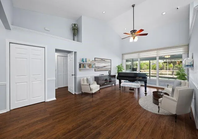 Photo 1 of Single family home for sale at 5321 Gardens Dr, Sarasota, FL 34243 | MLS# TB8500945 | Listing updated on 2026-09-17
