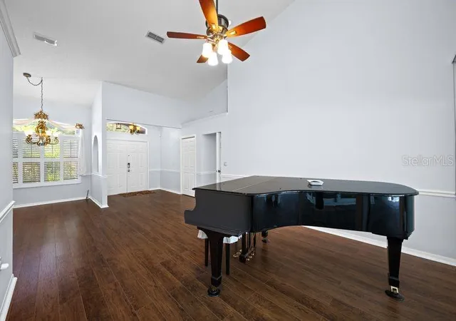 Photo 2 of Single family home for sale at 5321 Gardens Dr, Sarasota, FL 34243 | MLS# TB8500945 | Listing updated on 2026-09-17