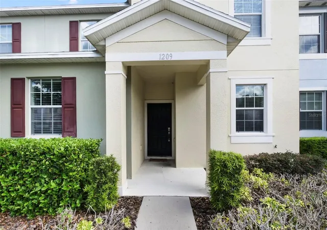 Photo 3 of Townhouse for sale at 1209 Seburn Rd, Apopka, FL 32703 | MLS# O6401655 | Listing updated on 2026-07-09