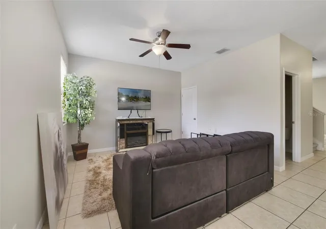Photo 4 of Townhouse for sale at 1209 Seburn Rd, Apopka, FL 32703 | MLS# O6401655 | Listing updated on 2026-07-09