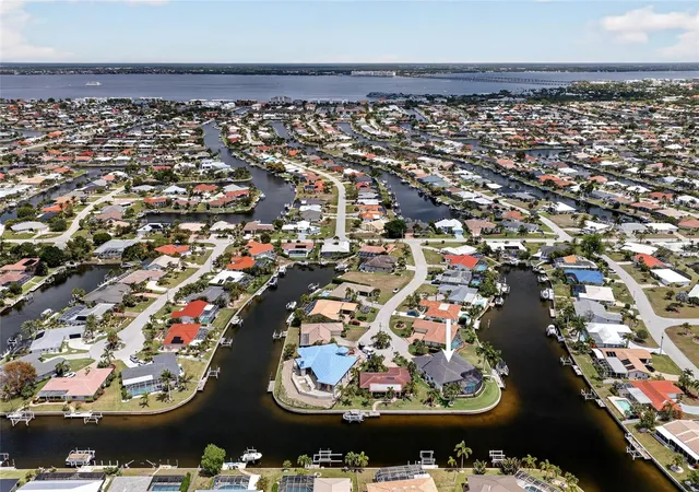 3rd image of 954 Santa Brigida Ct, Punta Gorda, FL 33950 | MLS# C7525246
