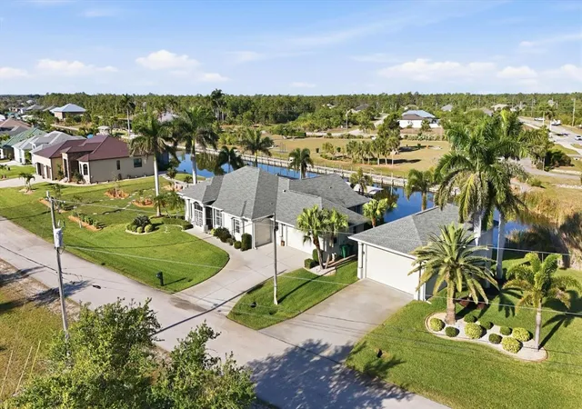 Photo 3 of Single family home for sale at 8050 Tracy Cir, Port Charlotte, FL 33981 | MLS# D6147172 | Listing updated on 2026-10-28