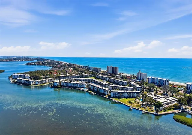 Homes for sale in Longboat Key, FL | 4400 Exeter Dr #305, Longboat Key, FL 34228 | MLS# A4691085