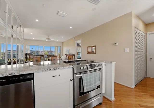 Homes for sale in Sarasota, FL | 4400 Exeter Dr, Sarasota, FL 34228
