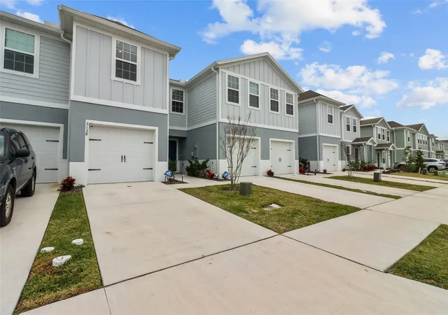 Photo 3 of Townhouse for sale at 3138 Victoria Inlet Dr, Holiday, FL 34691 | MLS# TB8501010 | Listing updated on 2026-10-08