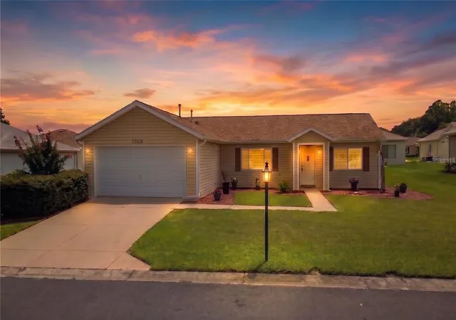 Single family home for sale at 13828 SE 85th Circle, SUMMERFIELD, FL 34491 | MLS# G5111431