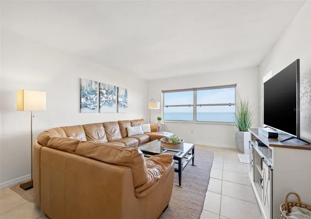 4th image of 1270 Gulf Blvd #1007, Clearwater Beach, FL 33767 | MLS# TB8501024