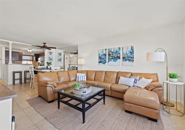 5th image of 1270 Gulf Blvd #1007, Clearwater Beach, FL 33767 | MLS# TB8501024