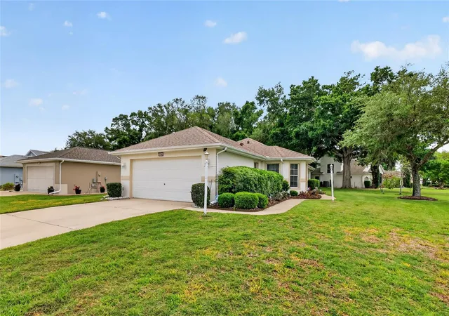 Photo 3 of Single family home for sale at 27545 Discover Ct, Leesburg, FL 34748 | MLS# G5111437 | Listing updated on 2026-06-12