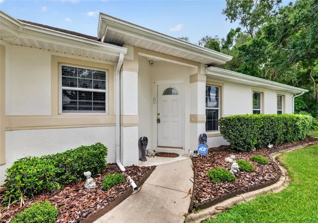 Photo 3 of Single family home for sale at 27545 Discover Ct, Leesburg, FL 34748 | MLS# G5111437 | Listing updated on 2026-06-12