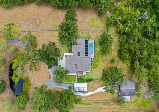 Photo 3 of Single family home for sale at 140 Cowpen Ln, Sarasota, FL 34240 | MLS# A4691106 | Listing updated on 2026-08-03