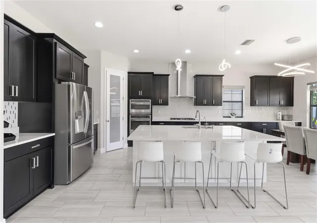 3rd image of 805 Viscount St, Brandon, FL 33511 | MLS# TB8501036