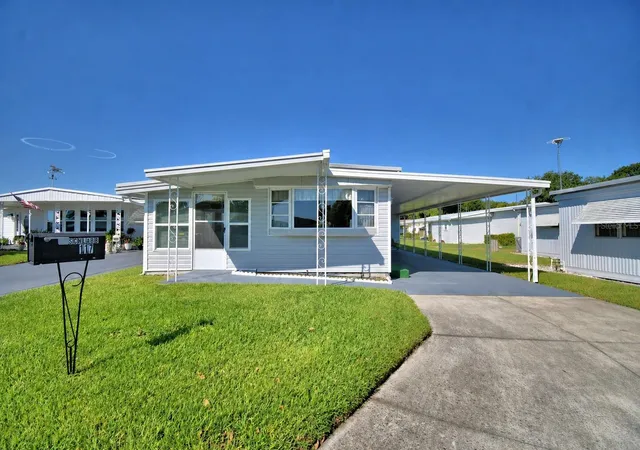 Homes for sale in Auburndale, FL | 117 Holiday Ln, Auburndale, FL 33823 | MLS# P4938537
