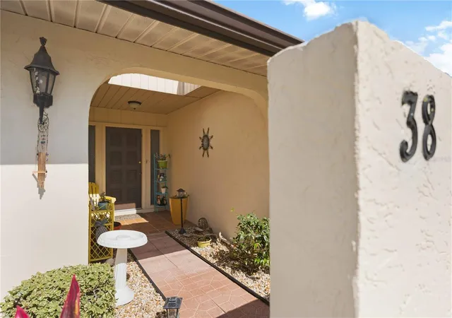 2nd image of 38 Pebble Rock Dr, Venice, FL 34293 | MLS# A4691117