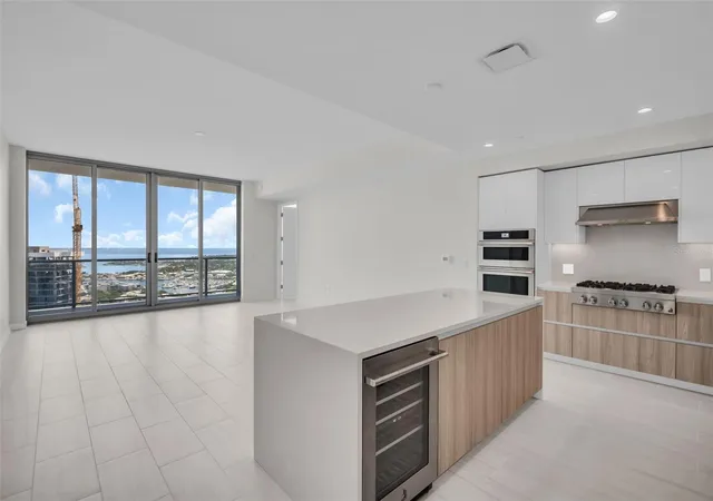 Photo 2 of Condo for sale at 400 Central Ave #3603, Saint Petersburg, FL 33701 | MLS# TB8501055 | Listing updated on 2026-08-03