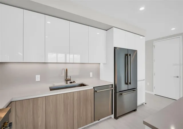 Photo 4 of Condo for sale at 400 Central Ave #3603, Saint Petersburg, FL 33701 | MLS# TB8501055 | Listing updated on 2026-08-03