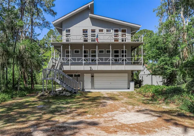Homes for sale in Lady Lake, FL | 7373 Circle Dr, Lady Lake, FL 32159 | MLS# G5111442