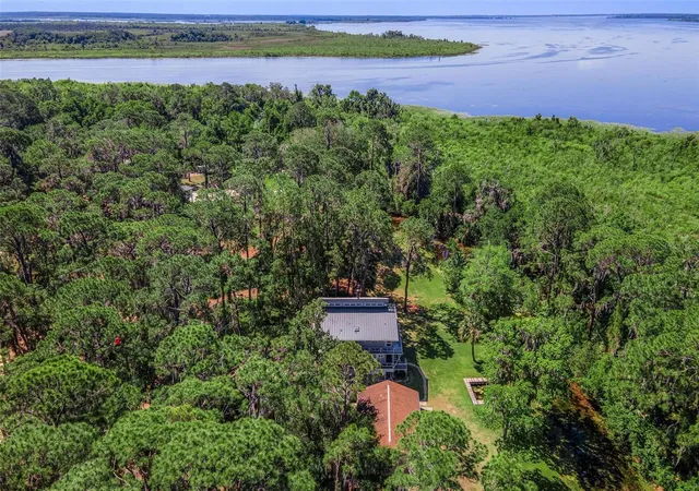 Homes for sale in Lady Lake, FL | 7373 Circle Dr, Lady Lake, FL 32159 | MLS# G5111442