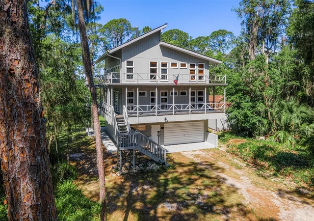 Homes for sale in Lady Lake, FL | 7373 Circle Dr, Lady Lake, FL 32159 | MLS# G5111442