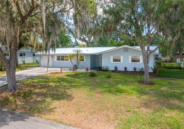 2nd image of 2230 W Helen Cir, Bartow, FL 33830 | MLS# L4961348