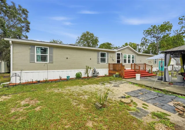 Homes for sale in Crystal River, FL | 825 N Griffith Ave, Crystal River, FL 34429 | MLS# TB8501147