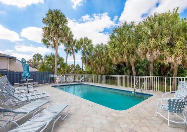 17th image of 7294 Cloister Dr #9, Sarasota, FL 34231 | MLS# A4691156