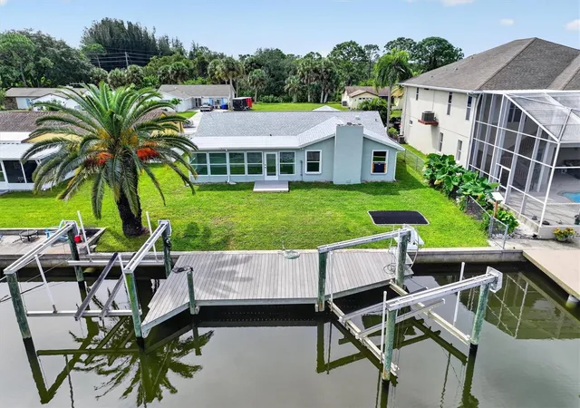 Photo 1 of Single family home for sale at 7427 Southwind Dr, Hudson, FL 34667 | MLS# W7885129 | Listing updated on 2026-09-29