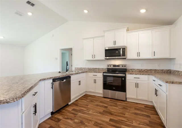 Photo 3 of Single family home for sale at 9 Lamar Ln, Palm Coast, FL 32137 | MLS# FC317996 | Listing updated on 2026-10-24
