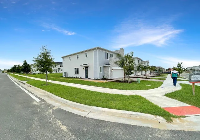 2nd image of 218 Nine Iron Dr, Davenport, FL 33896 | MLS# O6401807