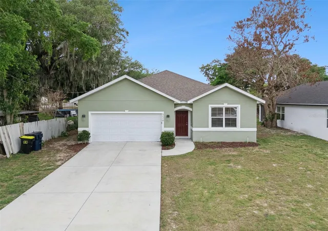 Photo 2 of Sale Pending at 520 Lemon St, Auburndale, FL 33823 | MLS# O6401808 | Listing updated on 2026-09-03