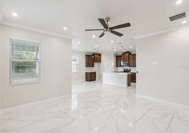 Photo 4 of Sale Pending at 520 Lemon St, Auburndale, FL 33823 | MLS# O6401808 | Listing updated on 2026-09-03