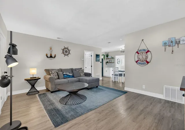 4th image of 1030 Alice Dr, Daytona Beach, FL 32117 | MLS# FC318000