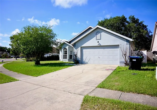 Photo 2 of Sale Pending at 11534 Kenley Cir, Orlando, FL 32824 | MLS# S5148514 | Listing updated on 2026-09-02