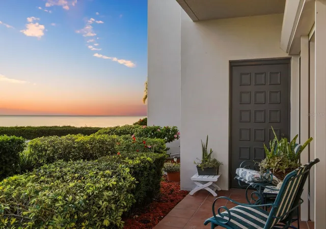 5th image of 302 Mariner Dr, TARPON SPRINGS, FL 34689