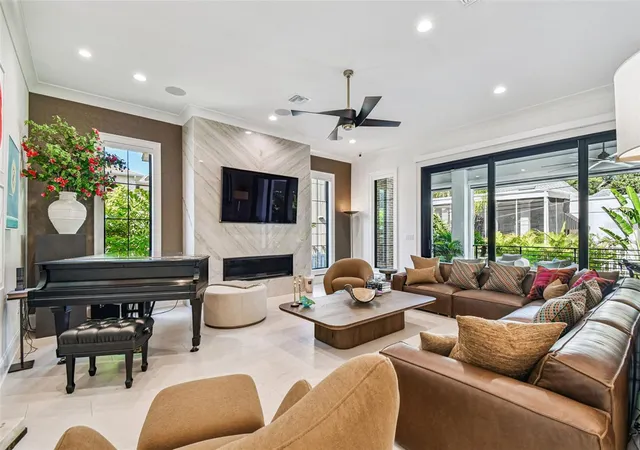 3rd image of 2915 W Harbor View Ave, Tampa, FL 33611 | MLS# TB8501200