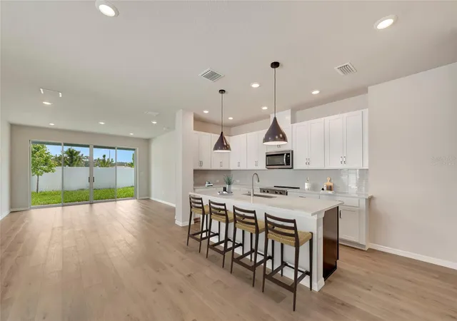 3rd image of 31232 Pendleton Landing Cir, Wesley Chapel, FL 33545 | MLS# TB8501218