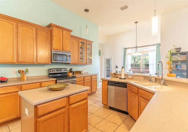 Photo 3 of Single family home for sale at 2539 Centennial Falcon Dr, Valrico, FL 33596 | MLS# L4961355 | Listing updated on 2026-07-16