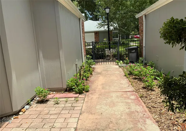 Photo 3 of Condo for sale at 618 Maple Oak Cir #112, Altamonte Springs, FL 32701 | MLS# O6401864 | Listing updated on 2026-09-24