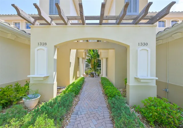 2nd image of 1330 Emerald Dunes Dr, Sun City Center, FL 33573 | MLS# TB8501258