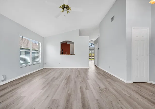 Photo 3 of Single family home for sale at 515 Lake Davenport Blvd, Davenport, FL 33897 | MLS# S5148532 | Listing updated on 2026-10-20