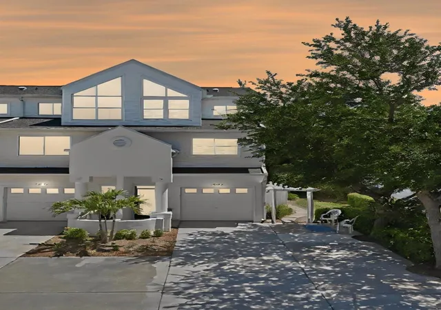 Photo 1 of Townhouse for sale at 14837 Seminole Trl, Seminole, FL 33776 | MLS# TB8501269 | Listing updated on 2026-10-09