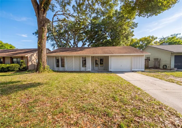 Photo 1 of Sale Pending at 3622 Shady Grv Cir, Orlando, FL 32810 | MLS# O6401886 | Listing updated on 2026-09-16