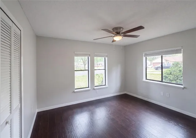 Photo 3 of Sale Pending at 3622 Shady Grv Cir, Orlando, FL 32810 | MLS# O6401886 | Listing updated on 2026-09-16