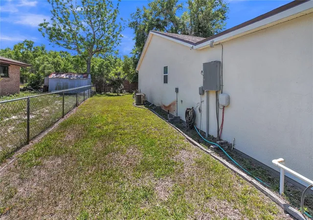 Homes for sale in Fruitland Park, FL | 3624 Trout Ave, Fruitland Park, FL 34731 | MLS# TB8501299